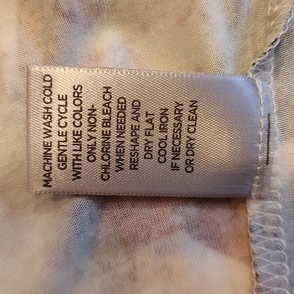 NWT Avenue Multicolor Top. Size 14/16 - Picture 6 of 7